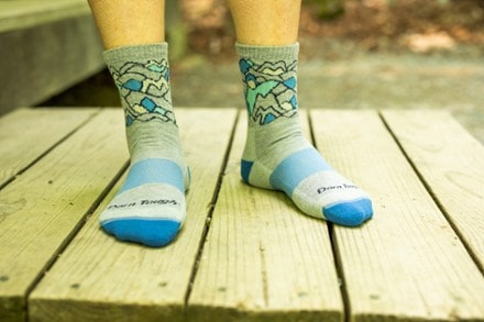 Darn Tough COOLMAX Overlook Micro Crew Midweight Hiking Socks - Women's 2