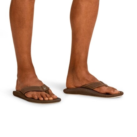 OluKai Ulele Flip-Flops - Men's 5