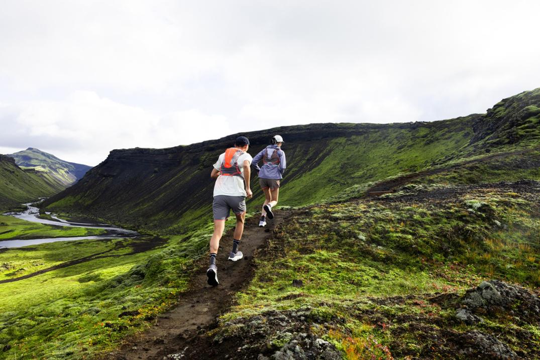 Location Image for Adv Skin 12 Hydration Vest - Women's
