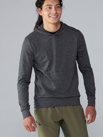 vuori halo performance pullover