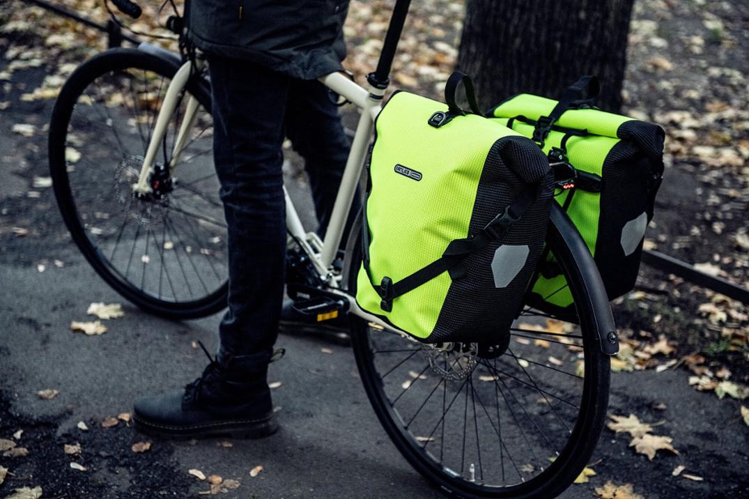 Location Image for Back-Roller High-Visibility Pannier - Single