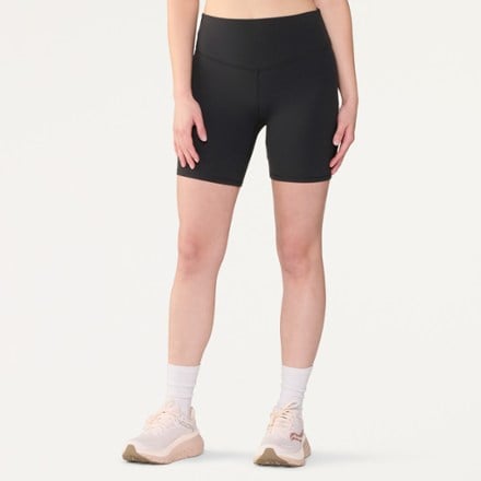 Vuori AllTheForm 6" Shorts - Women's 1