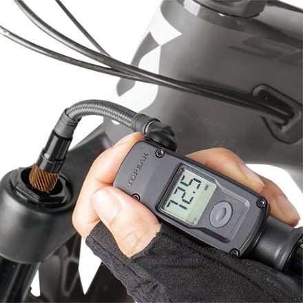 Topeak Mountain Digital 2Stage Shock and Tire Mini Pump 6