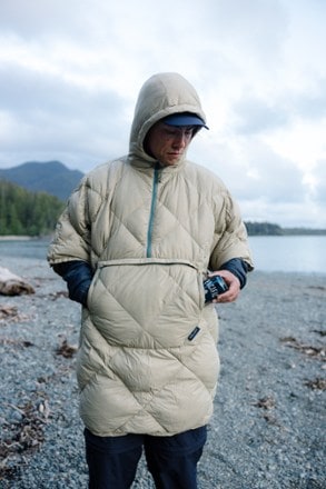 Therm-a-Rest Honcho Poncho Down 5