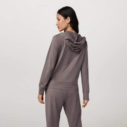 Vuori Halo Performance Hoodie 2.0 - Women's 1
