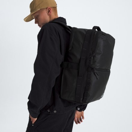 The North Face Base Camp Voyager Travel Pack - 35 L 1