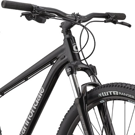 Cannondale trail 8 2021 best sale hardtail mountain bike black