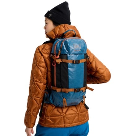 Burton AK Dispatch 18L Snow Pack 1