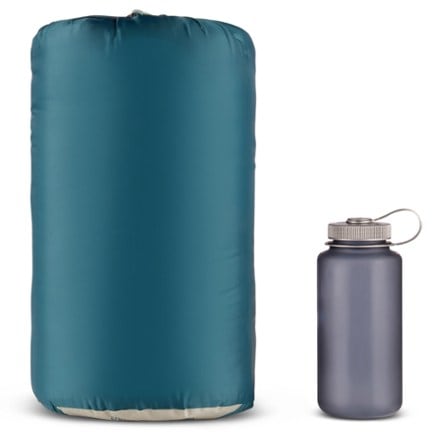 Kelty Catena 30 Sleeping Bag 32 fl. oz. water bottle not included