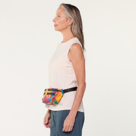 REI Co-op Trail 2 Pride Edition Waist Pack 4