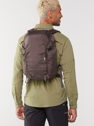 REI Co-op Ruckpack 18 Pack 1