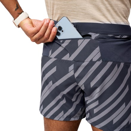 Brooks Journey 5" Shorts - Men's 2