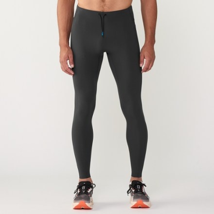 Model info: Height: 6" 2" | Waist: 31" | Inseam: 32" | Wearing size: M