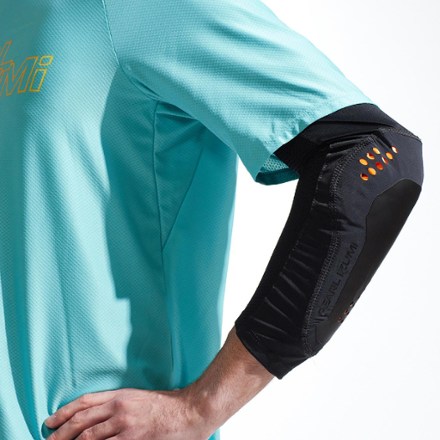 PEARL iZUMi Elevate Elbow Guards - Men's 2