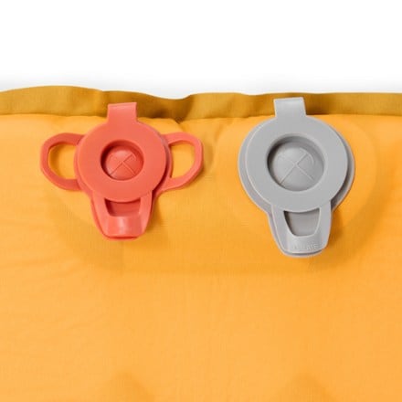 REI Co-op Trailmade Self-Inflating Sleeping Pad Air valve