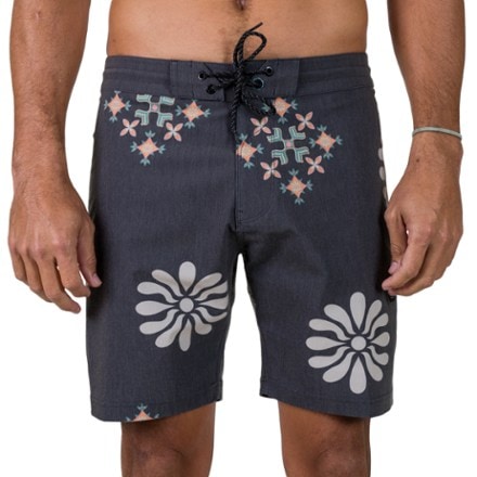 VISSLA Icons 17.5" Board Shorts - Men's 4