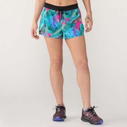 Janji AFO Middle 3" Shorts - Women's 1