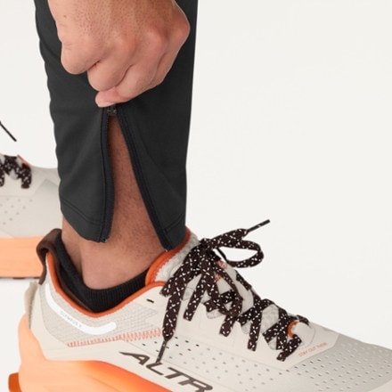 Brooks Dash Pants - Men's 5