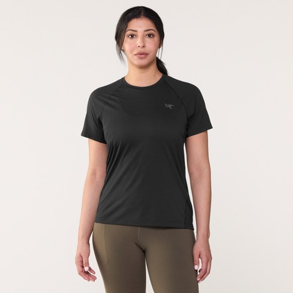 Model info: Height: 5' 6" | Chest: 34" | Waist: 28" | Wearing size: M