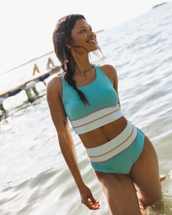 Location Image of color Aqua