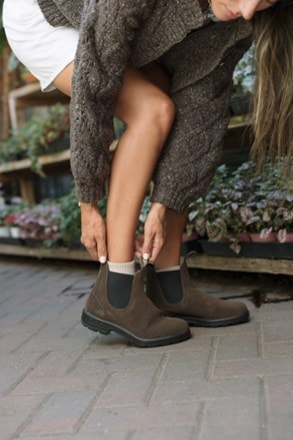 Blundstone Original Suede Chelsea Waxed Boots 3