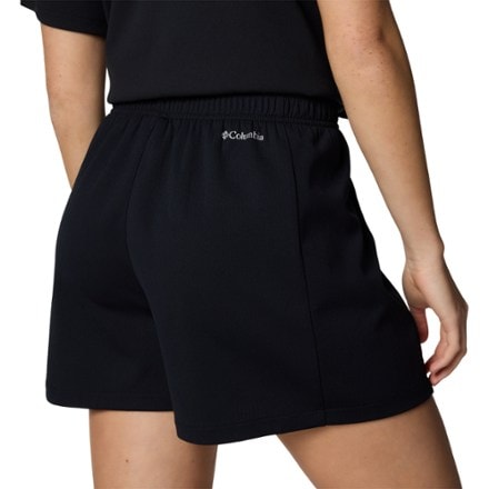 Columbia Granite Point Knit Shorts - Women's 5