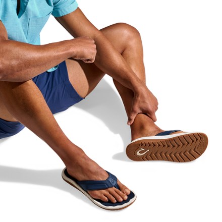 OluKai Kukulu Flip-Flops - Men's 5