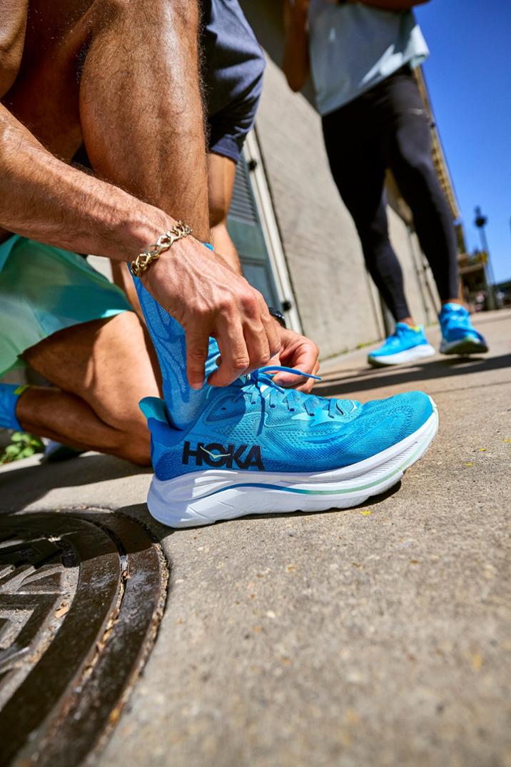 Location Image for Clifton 10 Road-Running Shoes - Men's