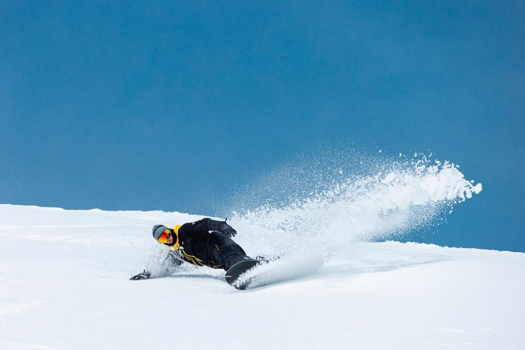 Location Image for I/O MAG ChromaPop Snow Goggles with Lens Protector