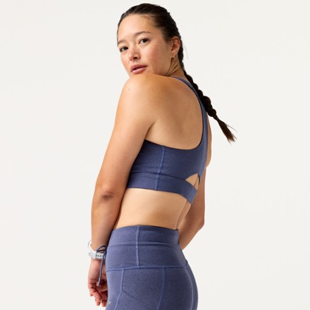 Brooks Luxe Pocket Sports Bra 3
