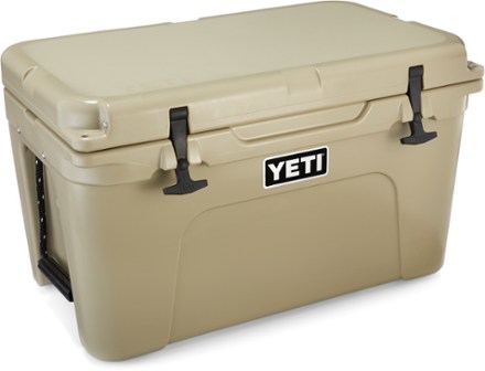 Clearence rambler in Las Vegas REI. Still have some left. I copped myself 2  of them. : r/YetiCoolers