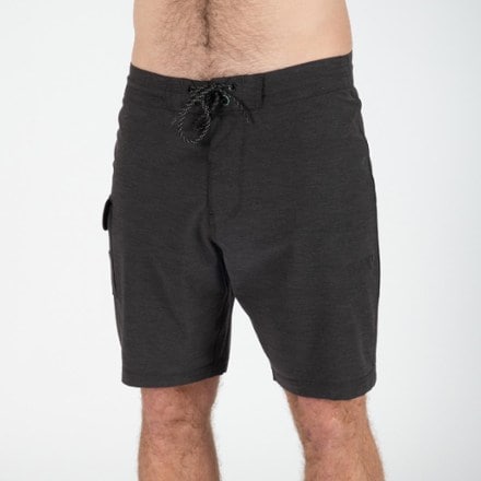 VISSLA Solid Sets 18.5" Boardshorts - Men's 0