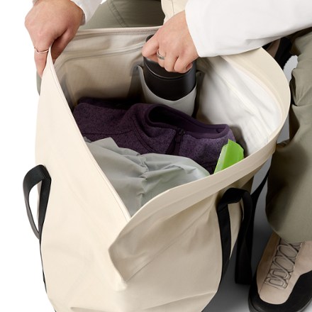 Arc'teryx Granville 30 Carryall Bag Water bottle not included