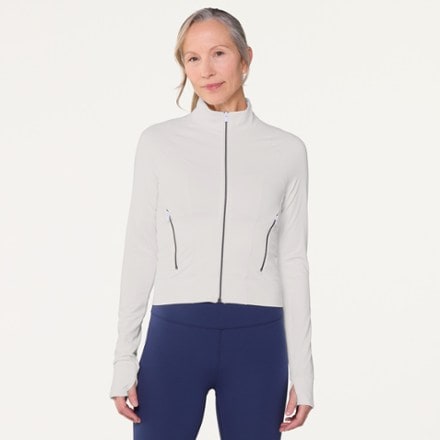 Model info: Height: 5' 9" | Waist: 27" | Wearing size: M