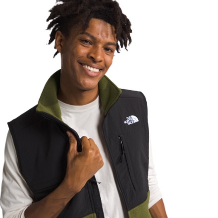 The North Face Denali Vest - Men's 5