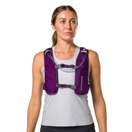 Nathan QuickStart 3.0 4 L Hydration Vest 1