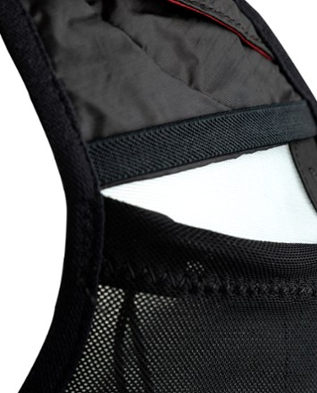 UltrAspire Momentum 2.0 Hydration Vest 4