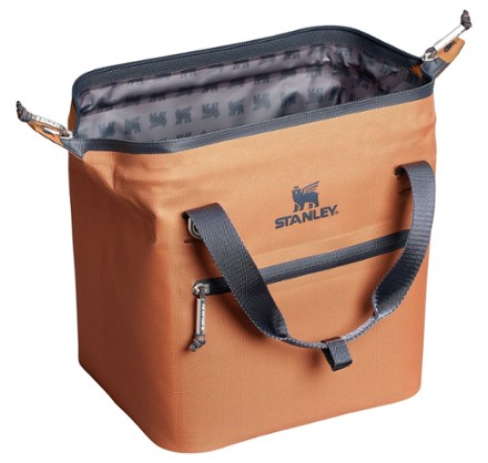 Stanley The All Day Julienne Mini Cooler - 10 Cans/7.4 Qts. 2