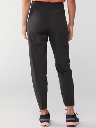 The North Face Mountain Athletics Jogger Pants - Women's