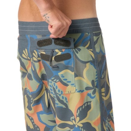 O'Neill OG Print Scallop 18" Board Shorts - Men's 3