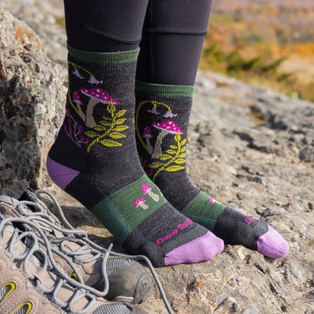 Darn Tough Mellow Mushrooms Micro Crew Lightweight Hiking Socks - Women's 5