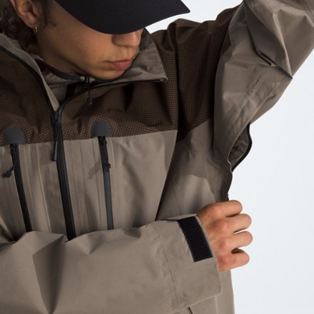 The North Face EG Devils Thumb GORE-TEX Rain Jacket - Men's 9