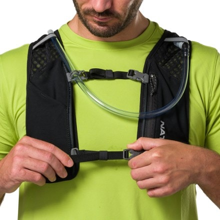 Nathan QuickStart 3.0 4 L Hydration Vest 6