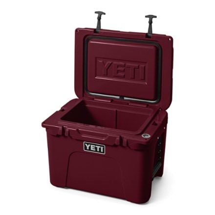 YETI Tundra 35 Cooler 2