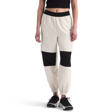 The North Face HMLYN Track Pants - Women's 1