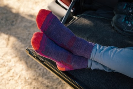 Darn Tough Hiker Quarter Midweight Hiking Socks - Women's 1
