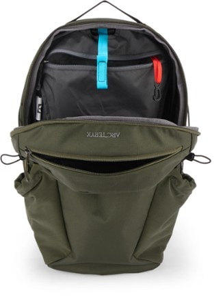 Arc'teryx Mantis 16 Pack 3