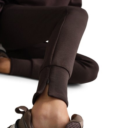 RHONE DreamGlow Tapered-Leg Pants - Women's 6