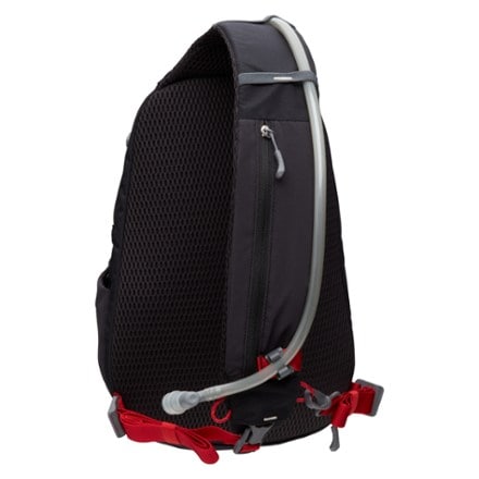 Nathan Limitless 8-Liter Sling Pack 1