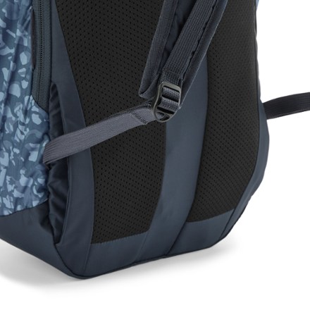 REI Co-op Flash 22 Print Pack Trekking pole attachments